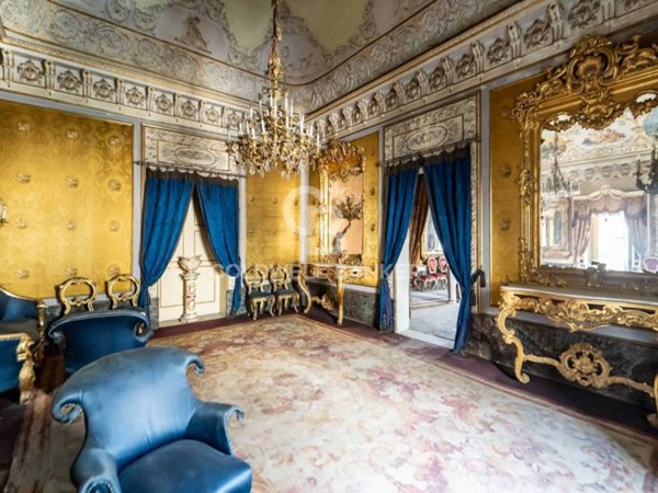 intera palazzina in vendita ad Acireale in zona Centro Storico