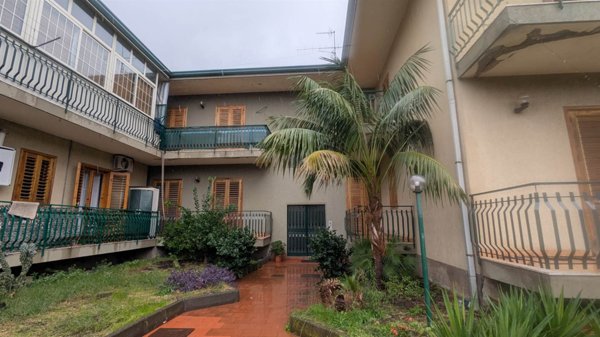 appartamento in vendita ad Acireale in zona Pozzillo