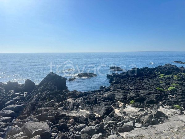 appartamento in vendita ad Acireale in zona Stazzo