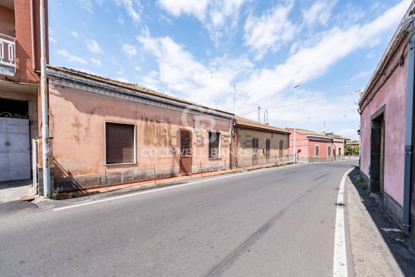 casa indipendente in vendita ad Acireale in zona Scillichenti