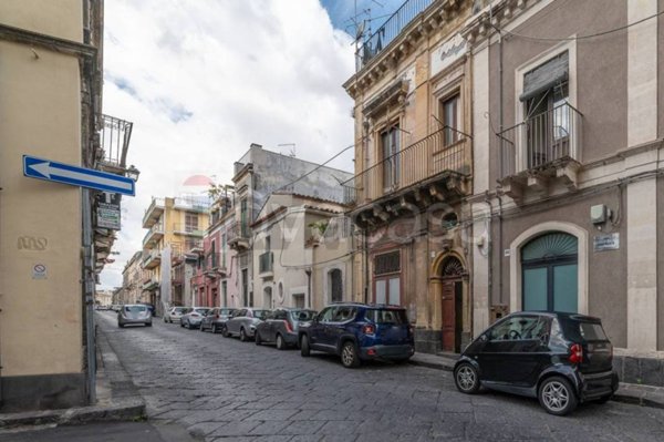 casa indipendente in vendita ad Acireale in zona Centro Storico