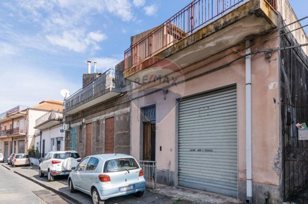 casa indipendente in vendita ad Acireale