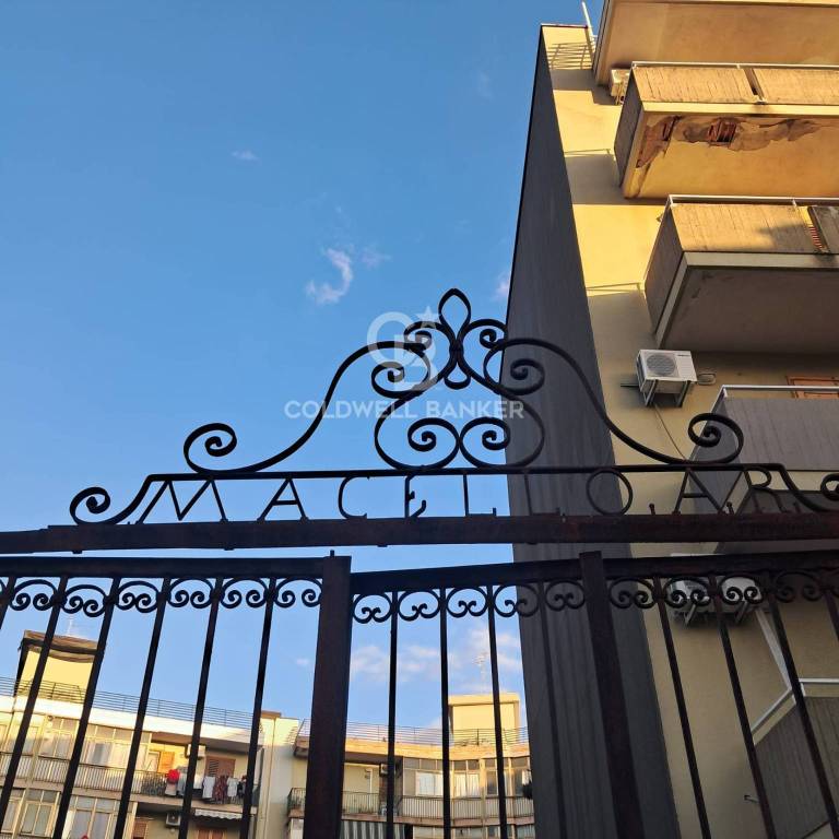 appartamento in vendita ad Acireale in zona Centro Storico