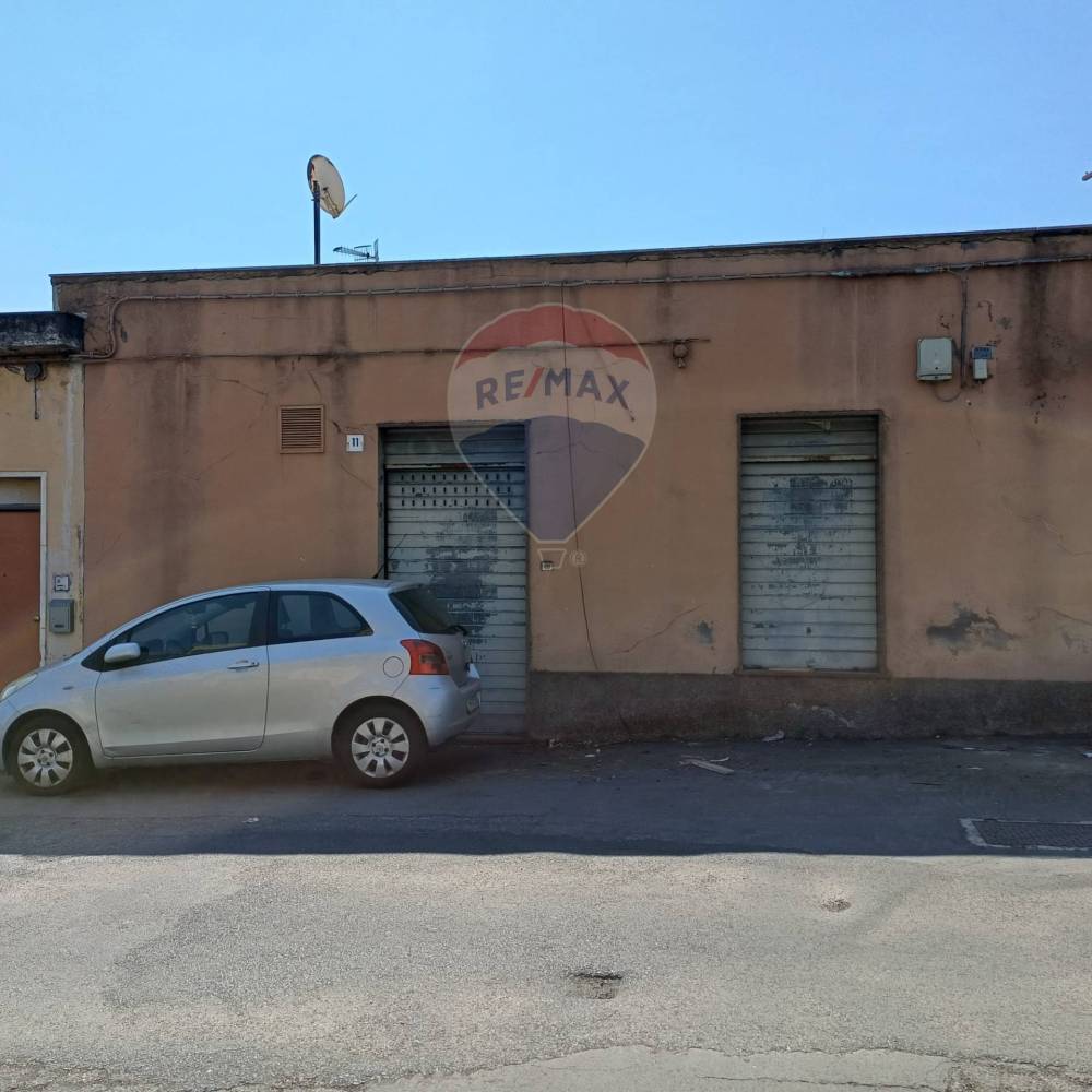 casa indipendente in vendita ad Acireale in zona Pennisi