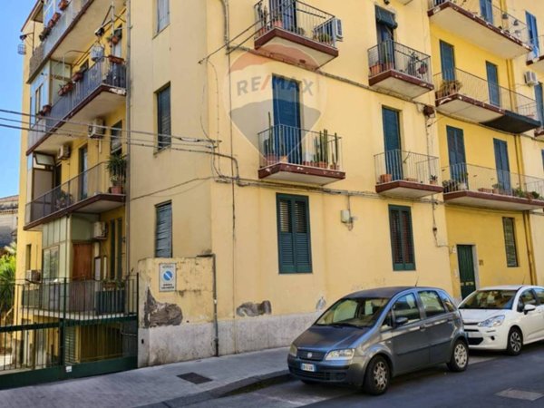 appartamento in vendita ad Acireale in zona Centro Storico