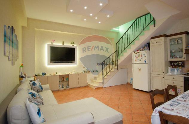 appartamento in vendita ad Acireale in zona Pennisi