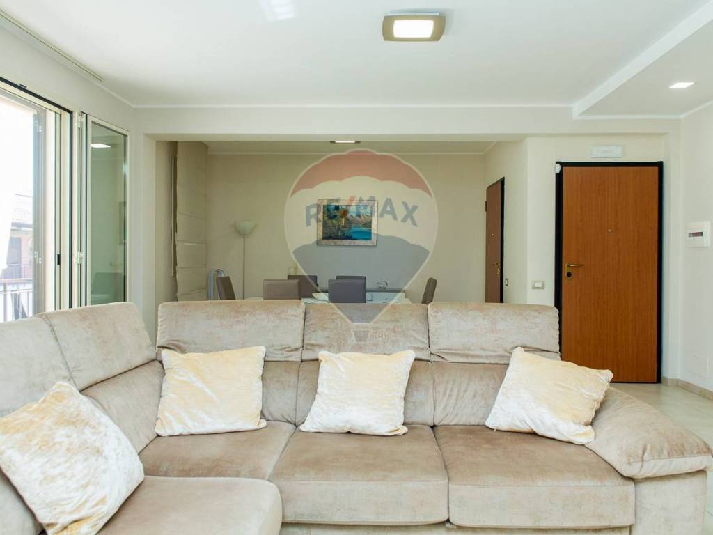 appartamento in vendita ad Acireale in zona Pennisi