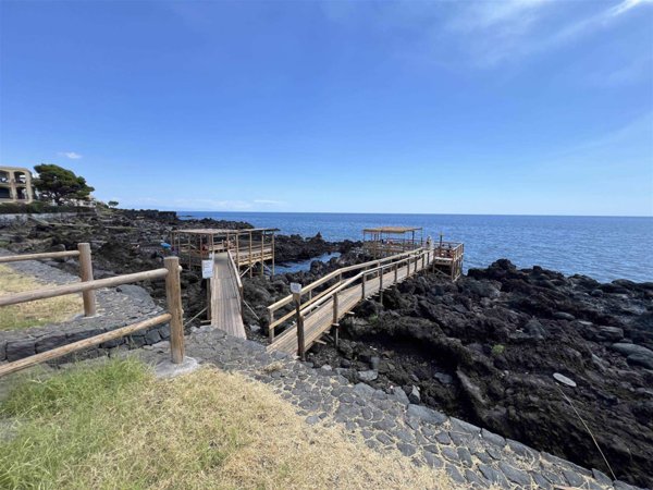 casa indipendente in vendita ad Acireale in zona Stazzo