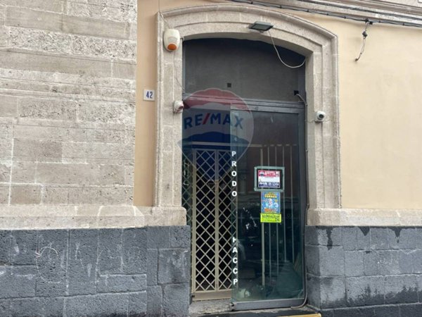 locale commerciale in vendita ad Acireale in zona Centro Storico