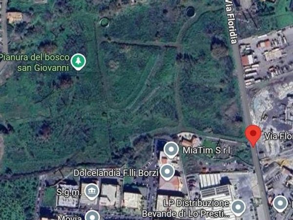 negozio in vendita ad Acireale