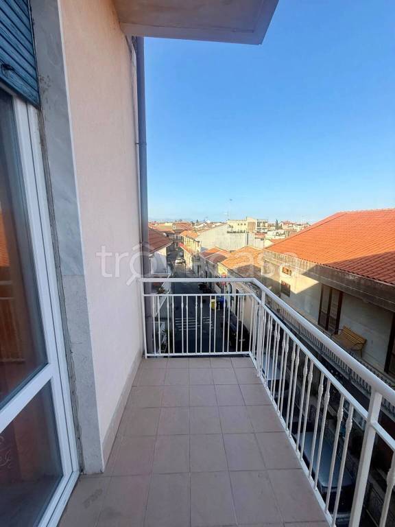 appartamento in vendita ad Acireale in zona Stazzo