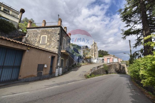 casale in vendita ad Acireale in zona Santa Tecla