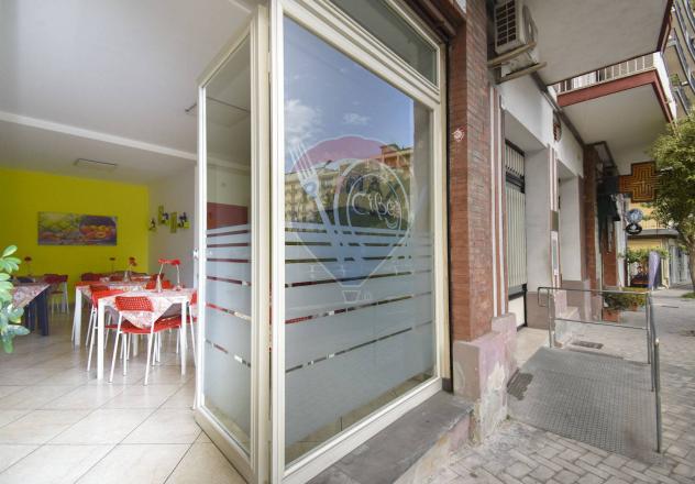 negozio in vendita ad Acireale in zona San Cosmo