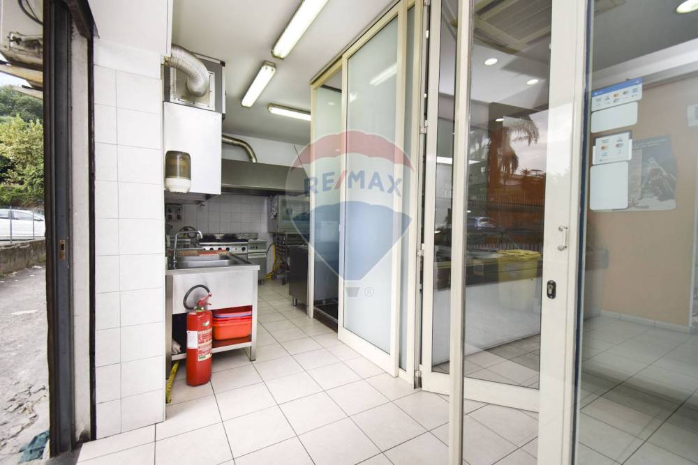 negozio in vendita ad Acireale