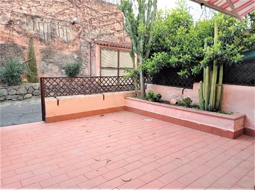 appartamento in vendita ad Acireale in zona Capo Mulini