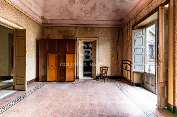 locale commerciale in vendita ad Acireale in zona Centro Storico