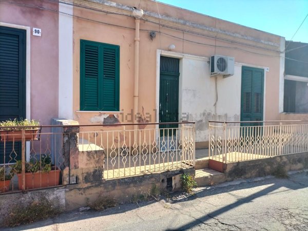 appartamento in vendita ad Acireale in zona Scillichenti