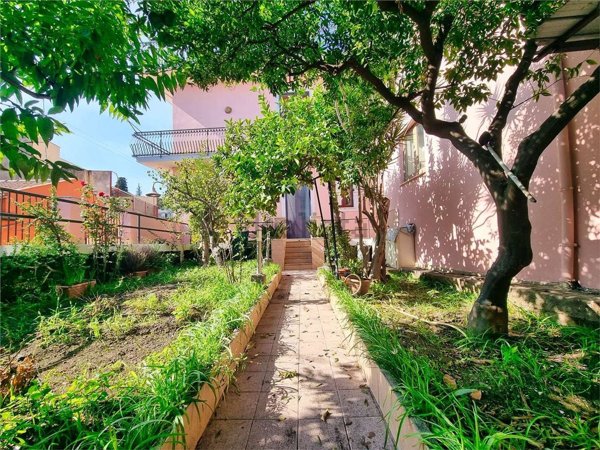 casa indipendente in vendita ad Acireale
