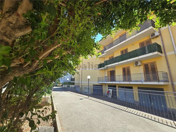 appartamento in vendita ad Acireale in zona Centro Storico