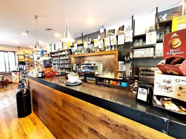 negozio in vendita ad Acireale in zona Centro Storico