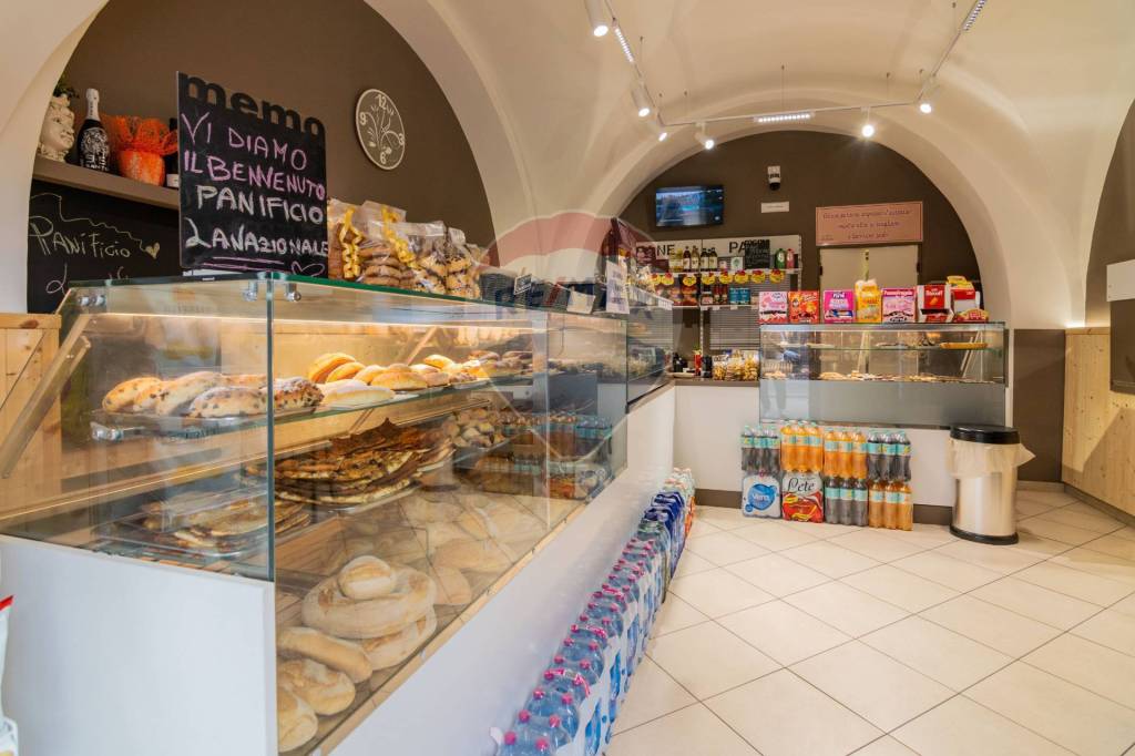 negozio in vendita ad Acireale in zona Mangano