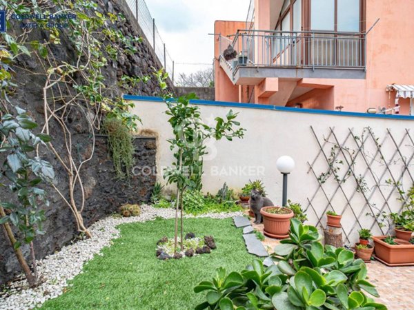 casa indipendente in vendita ad Acireale in zona Centro Storico