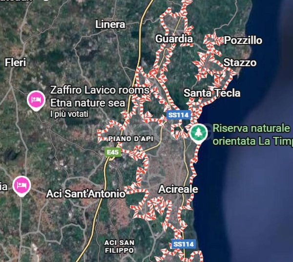 locale commerciale in vendita ad Acireale