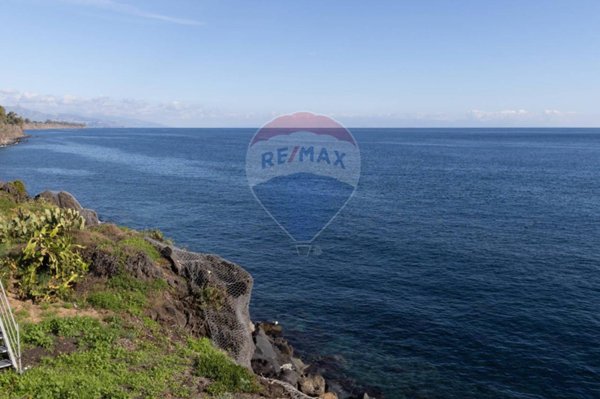 appartamento in vendita ad Acireale in zona Pozzillo