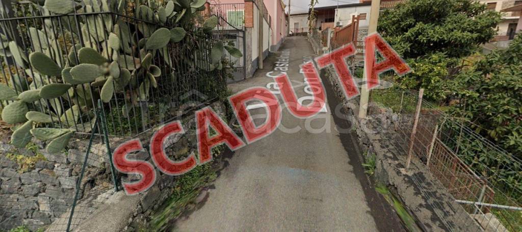 locale commerciale in vendita ad Acireale