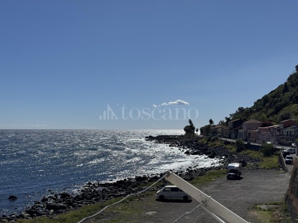 appartamento in vendita ad Acireale in zona Santa Maria la Scala
