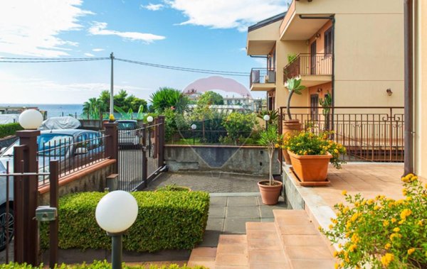 casa indipendente in vendita ad Acireale in zona Santa Caterina