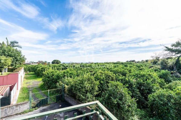 appartamento in vendita ad Acireale in zona Pozzillo