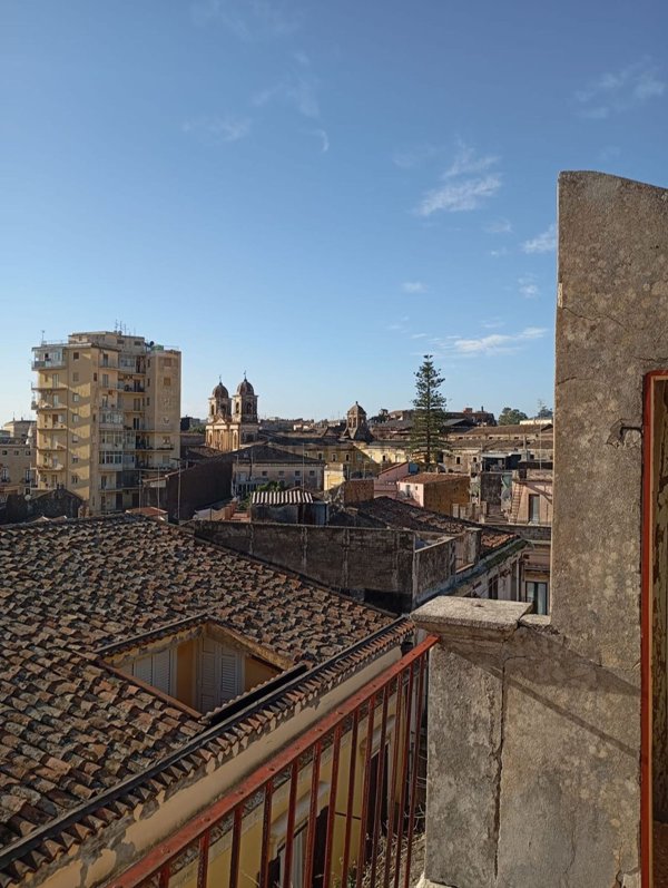 casa indipendente in vendita ad Acireale in zona Centro Storico