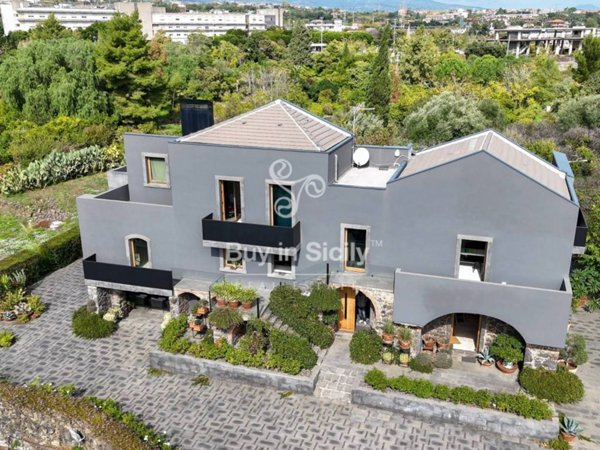 casa indipendente in vendita ad Acireale in zona Aci Platani