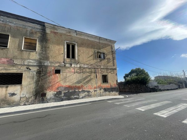 casa indipendente in vendita ad Acireale in zona Piano d'Api