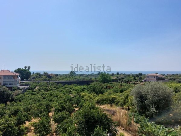 terreno edificabile in vendita ad Acireale in zona Scillichenti