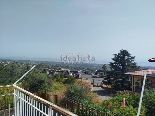 appartamento in vendita ad Acireale in zona Mangano