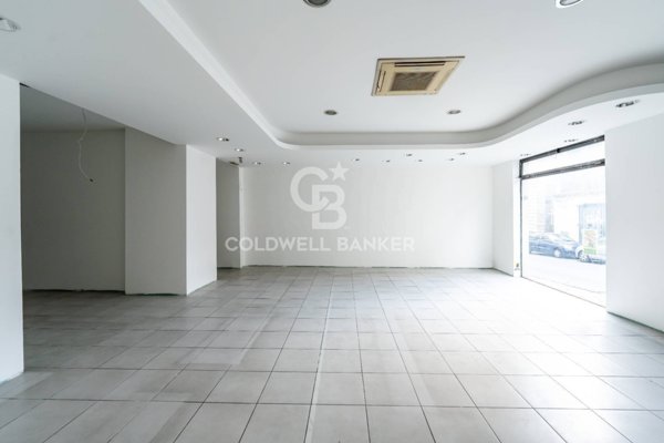 locale commerciale in vendita ad Acireale