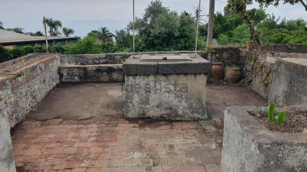 casa indipendente in vendita ad Acireale in zona Stazzo
