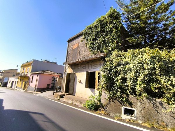 casa indipendente in vendita ad Acireale