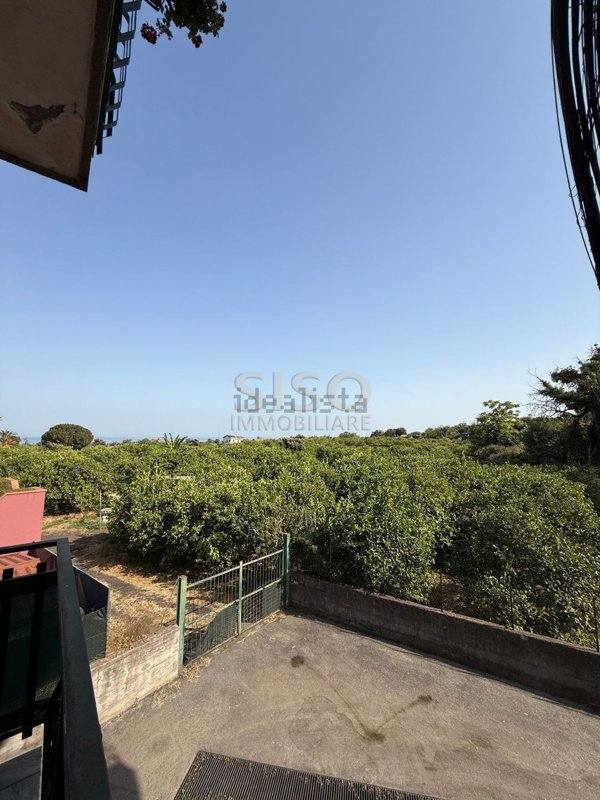 appartamento in vendita ad Acireale in zona Pozzillo