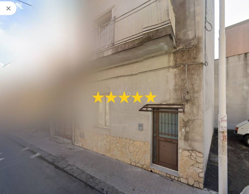 appartamento in vendita ad Acireale in zona Aci Platani