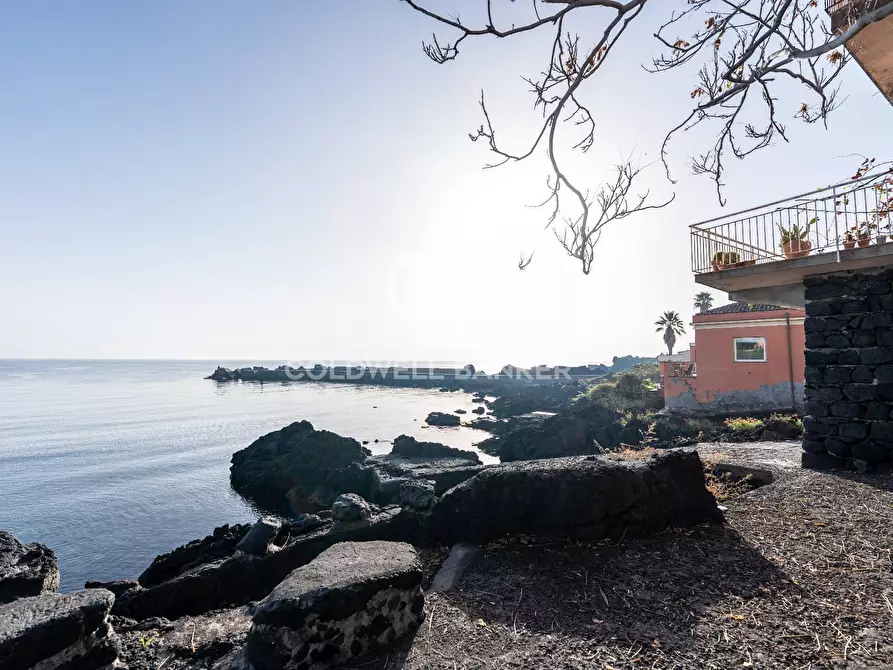 appartamento in vendita ad Acireale in zona Pozzillo