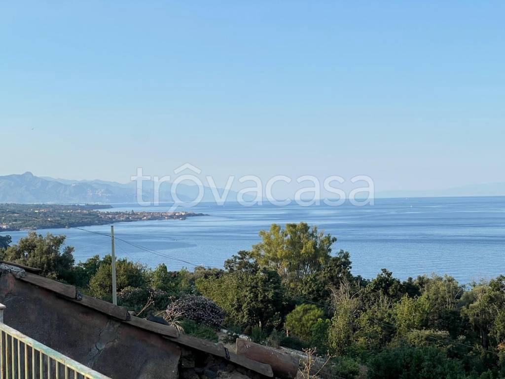 casa indipendente in vendita ad Acireale in zona Santa Caterina