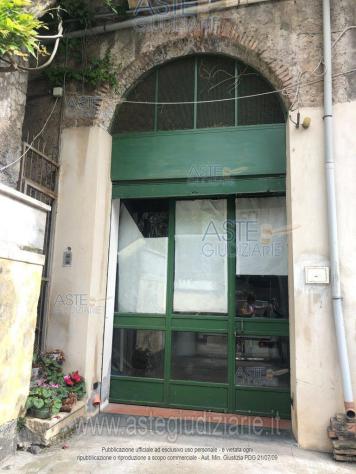 locale commerciale in vendita ad Acireale in zona Centro Storico