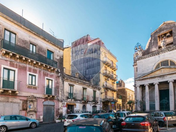 appartamento in vendita ad Acireale in zona Centro Storico