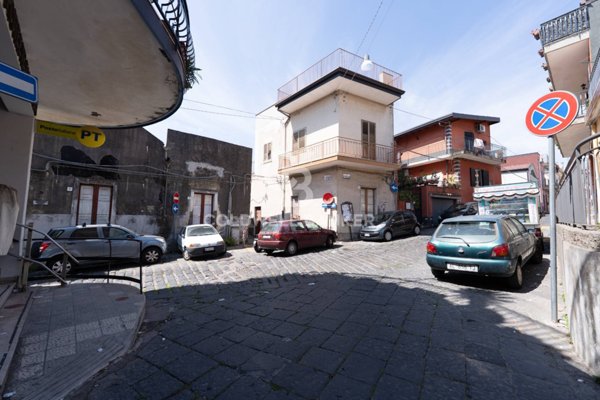 casa indipendente in vendita ad Acireale in zona Centro Storico