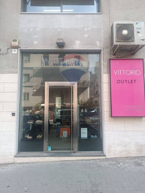negozio in vendita ad Acireale