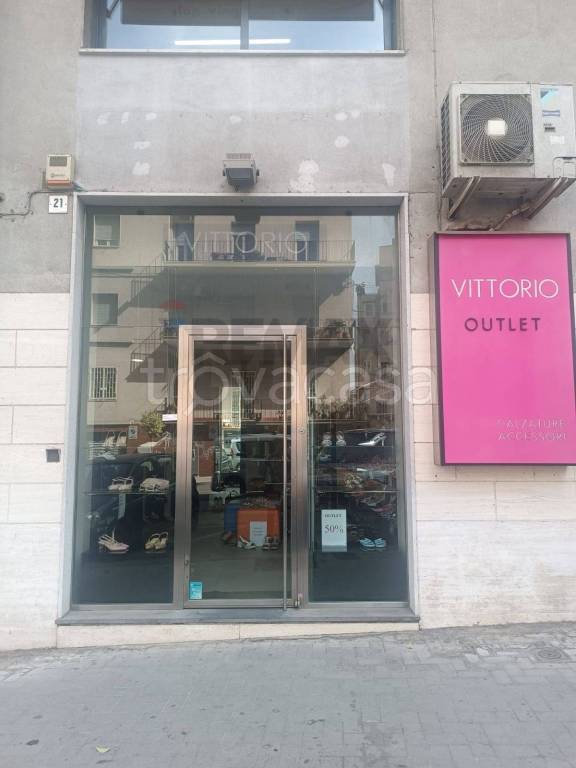 negozio in vendita ad Acireale
