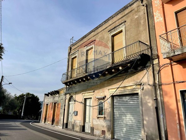 casa indipendente in vendita ad Acireale in zona Scillichenti